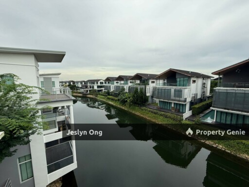 Triple Storey Villa House Senibong Cove @ Isola Villa for Rent