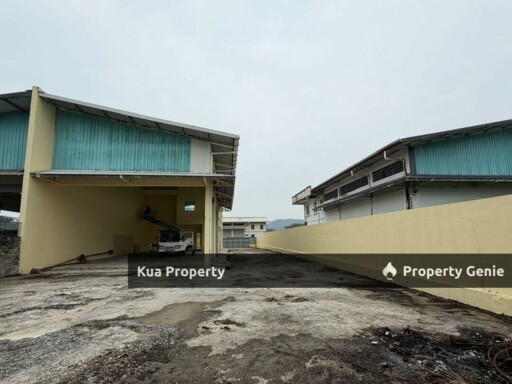 Semi-D Warehouse for Rent at Demak Maju A1