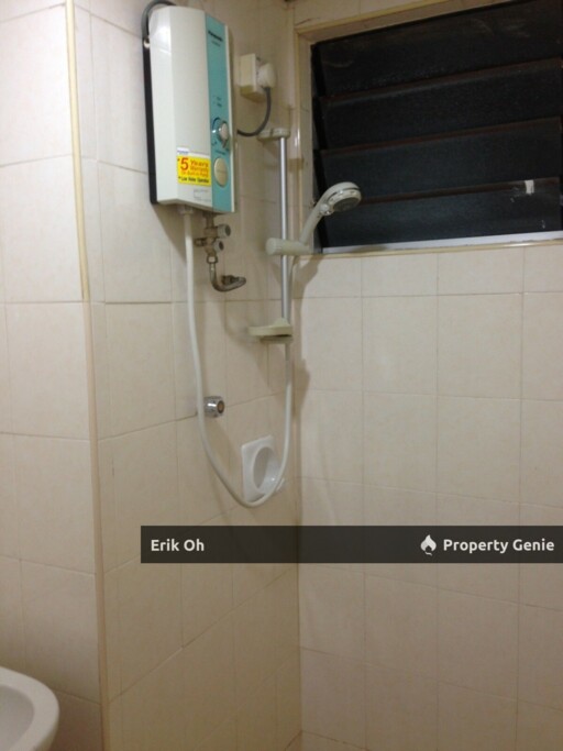 Bayu Puteri Apartment for Sale Fully Furnished Unit with 3 Carparks!