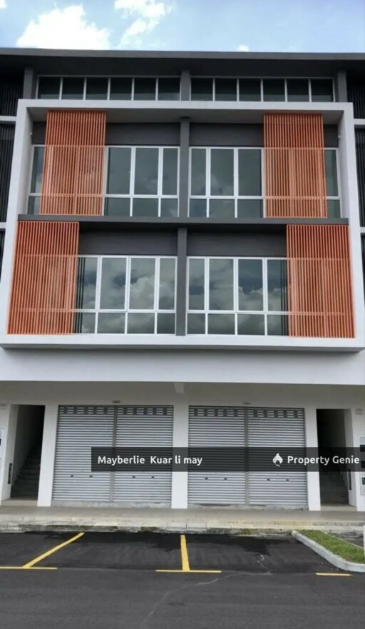 Medan Puteri BTP Rm1.85mil 3 Storey Shoplot