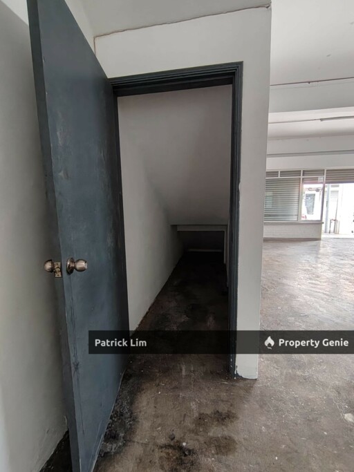 Melaka Baru Batu Berendam [Ground Floor] Shop Lot For Rent