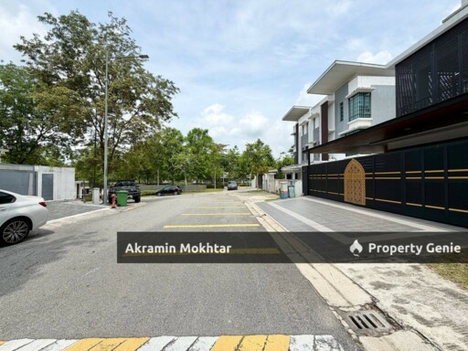 Freehold, Fully Renovated & Partially Furnished | 3 Storey Semi-D Lambaian Residence, Kajang