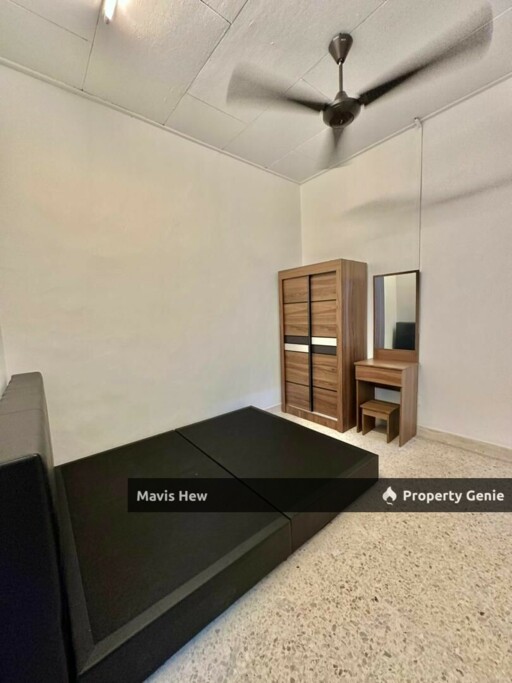 For Rent Jalan Molek 2/6 , Taman Molek, 1-Storey Terrace, G&G