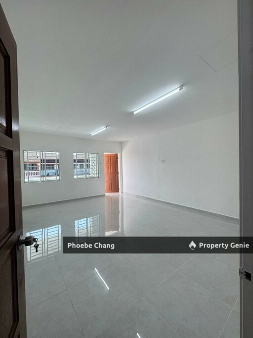 Beautiful & Spacious Fully Renovated Double Storey Terrace @Pekan Razaki, Gunung Rapat