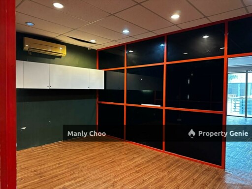CORNER & RENOVATED 1st Floor Shoplot Kota Syahbandar Laksamana Town