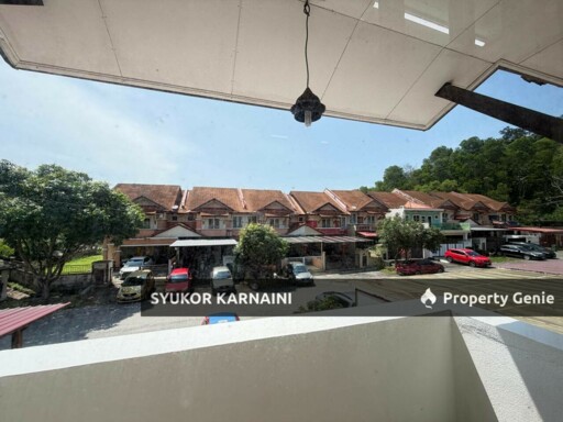 Double Storey Superlink Lorong Az Zaharah, Puncak Alam
