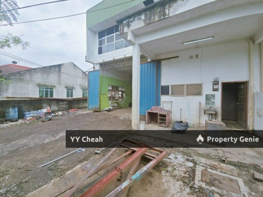 Kuala Kangsar Freehold Factory For Sale, Corner unit, with office building