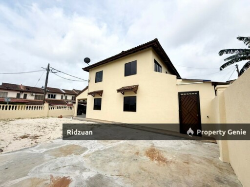 Taman Renggam Jaya, Double Storey Low Cost - Corner Lot at Simpang Renggam