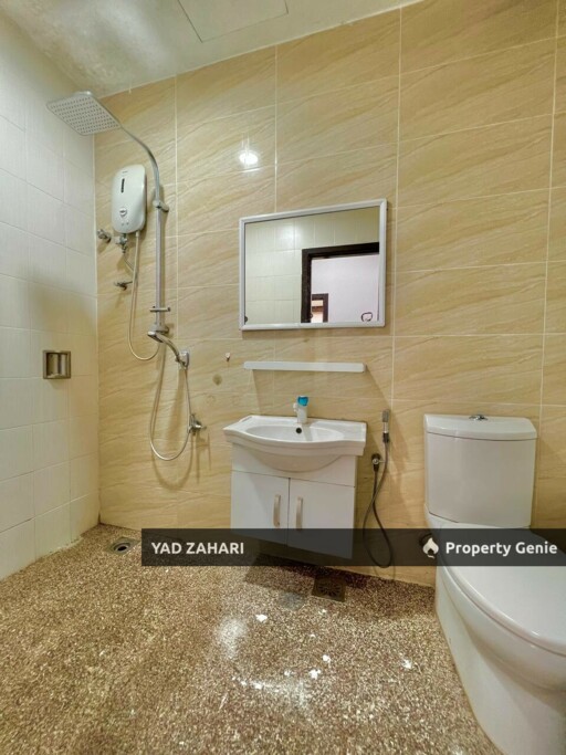 Kemuning Residence, Shah Alam | Bungalow 6 Bedrooms | RM1.35M - Partly Furnished and Nearby Surau