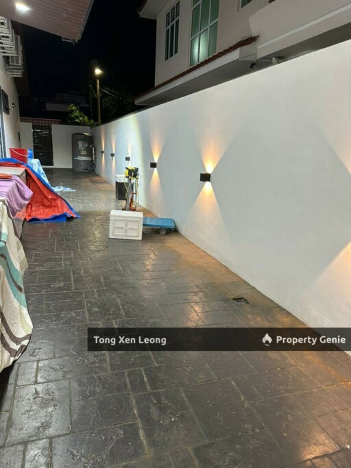 Double Storey Bungalow @ Kampung Lapan For Sale !!