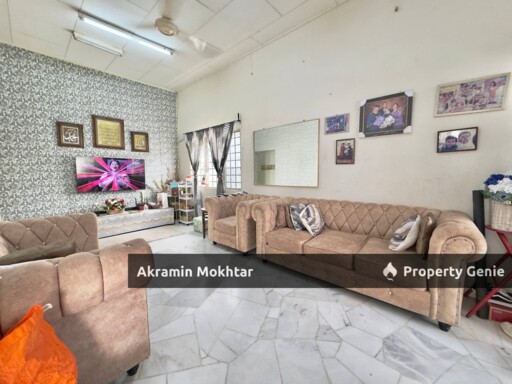 FREEHOLD & RENOVATED | 1.5-STOREY TERRACE END LOT TAMAN SRI MELATI, BATU CAVES