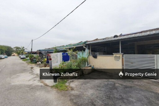 Jalan Teratai Facing Open near Public Bank Bukit Beruntung Double Storey For Sale