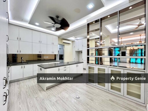 An Exclusive Three Storey Semi Detached House, Seksyen 13, Shah Alam For Sale