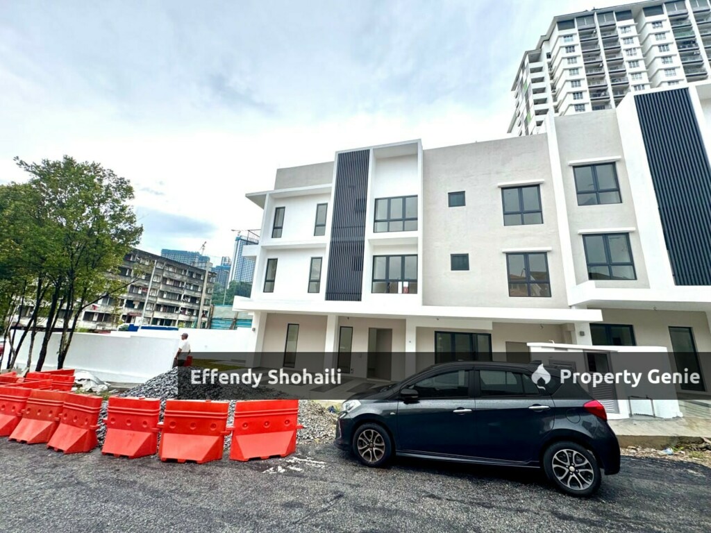 TAMAN NAGA EMAS TERRACE SALAK SOUTH