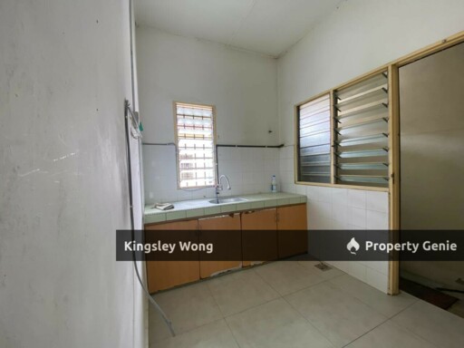 Bandar Seri Botani Single Storey Terrace House Good Condition First Home Buyer Near Hospital Schools Mall