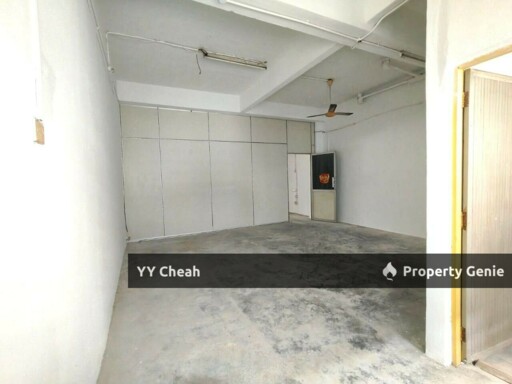 Lahat / Pengkalan Ipoh Two Storey Shoplot For Sale, Facing Main Road, Good Condition, Repaint