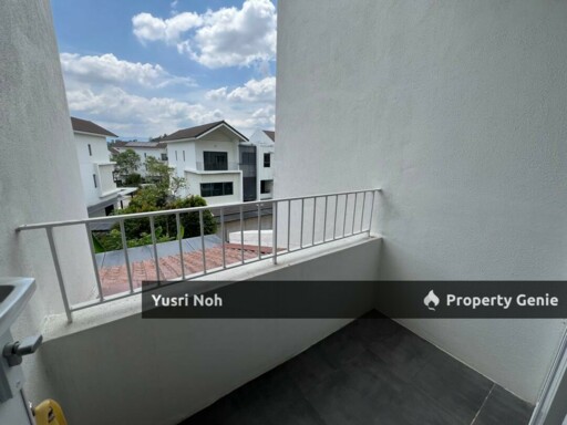 Endlot 3 Storey Camelia Tamansari Rawang - Facing Open