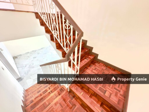 RENOVATED & FRESHLY PAINTED, Double Storey USJ 9 Subang Jaya .