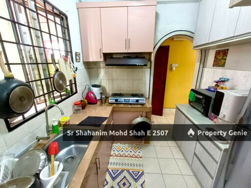 Apartment Putra Laksamana Batu Caves, Selangor.
