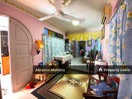 Fully Renovated | Double Storey Semi- D  Jalan Siakap Seksyen 17 Shah Alam .