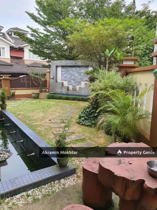 CORNER LOT & RENOVATED | LAMAN OAKLEAF 2.5 STOREY SUPERLINK