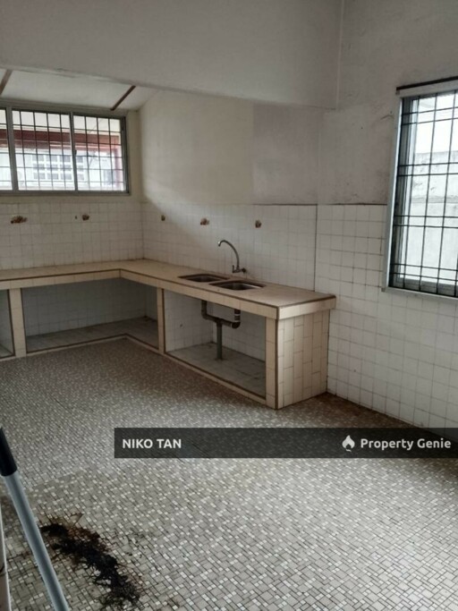Jalan Ungu Double Storey Corner Lot at Taman Pelangi For Rent