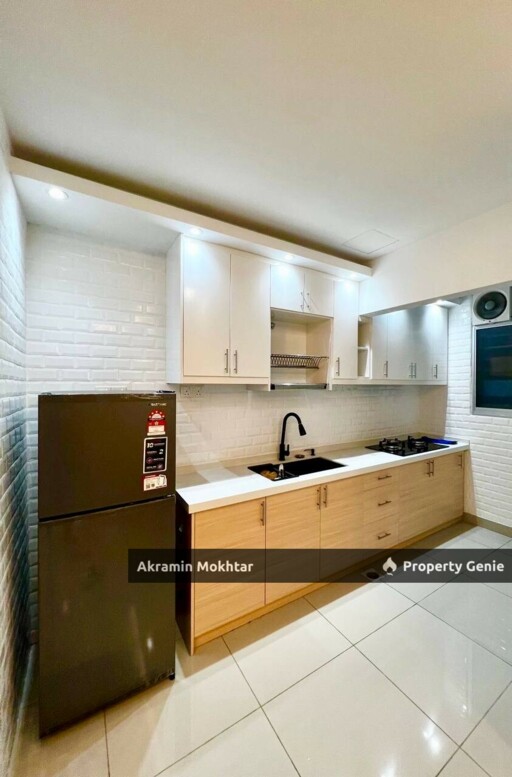 Freehold, Fully Furnished, Renovated & 2 Parking | Residensi Zamrud Jalan Zamrud 1 Kajang 2
