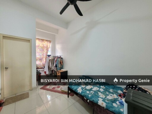 FACING OPEN 2 STOREY TAMAN WARISAN PUTERI ( PRECINCT 6) SIKAMAT, SEREMBAN .