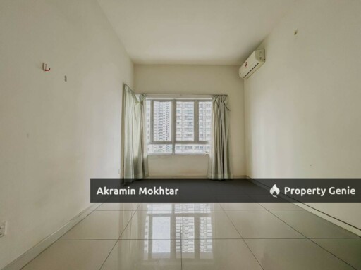 Freehold, End Unit & 2 Covered Parking | Savanna Executive Suites Southville City, Bangi.