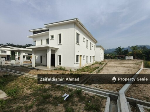 SemiD Taman Salak Mulia Spacious near KLIA