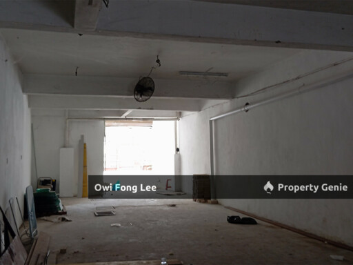 Ground Floor Shop with Large Courtyard for Rent | Victoria Street Georgetown