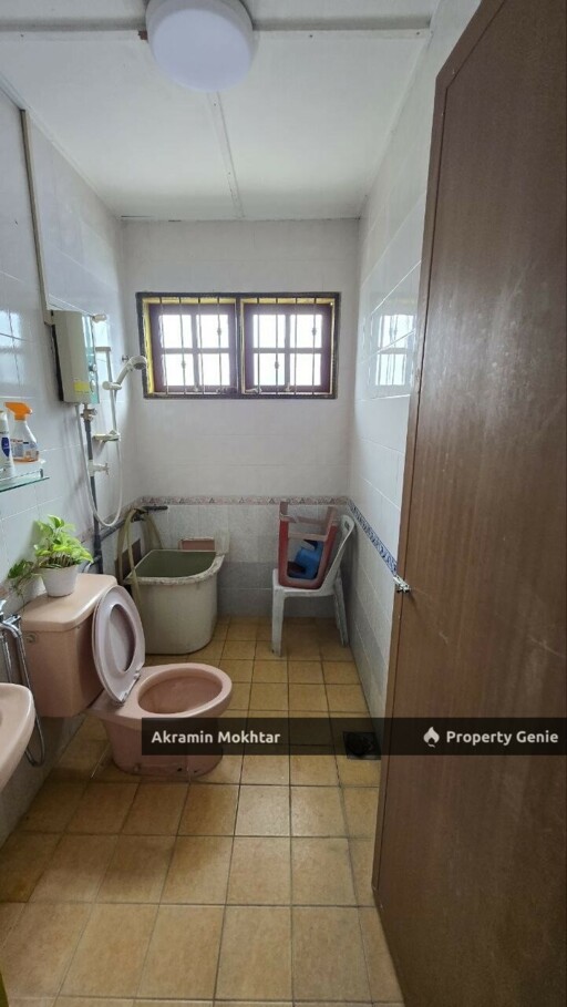 FREEHOLD, CORNER LOT & FULLY RENOVATED | BUNGALOW DOUBLE STOREY TAMAN PAROI JAYA SEREMBAN