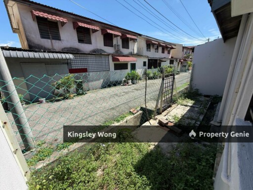 Bercham Taman Ramai Single Storey Terrace House Basic Condition Near Schools light industry area