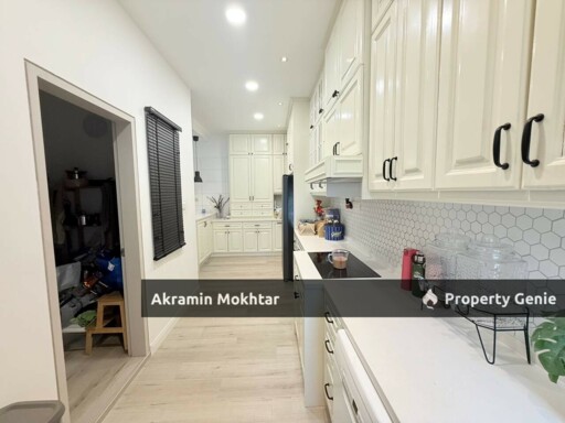 FULLY RENOVATED & PARTIALLY FURNISHED |  GAMUDA 25.7  Lucent Residence @ Twentyfive.7 Two storey Semi D Corner Lot (Cul De Sac)
