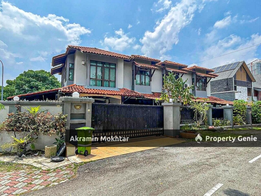 Freehold, CornerLot, Partially Furnished & Renovated | 2-Storey Bungalow Kampung Datuk Keramat K