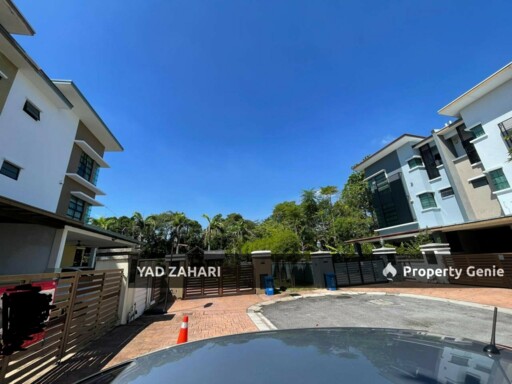 Bukit Jelutong Heights, Shah Alam | 3-Storey Semi-D 7 6+1 Rooms | RM1.68M - Next To Guthrie & NKVE Highway, Privacy Environment and with Extra Land