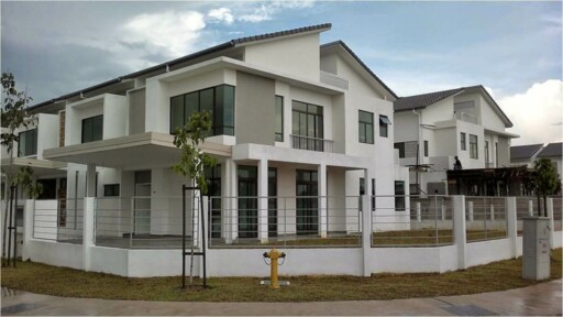 Fuego, Bandar Bukit Raja