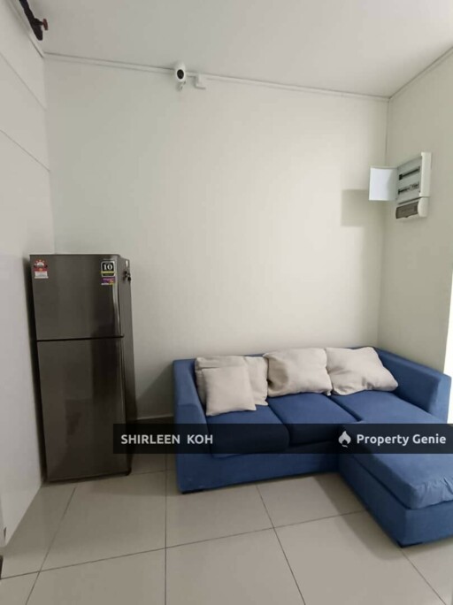 Female Room Renting at Suriamas Suites Condominium @ Larkin JB Town