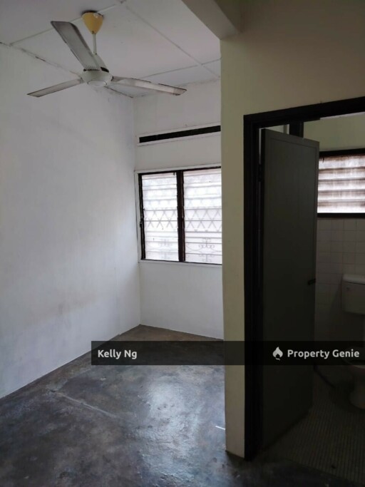 Double Sty House At Sek 25 Tmn Sri Muda Shah Alam. For Rent