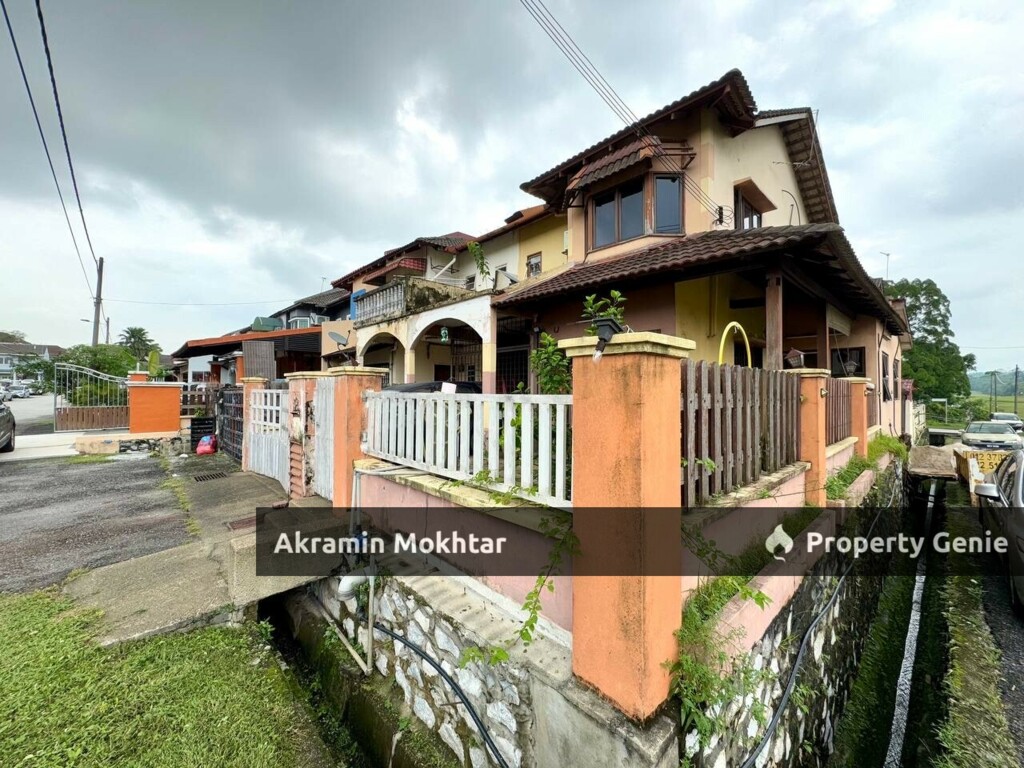 Freehold & End Lot | USJ 3 Double Storey Terrace Fully Extended