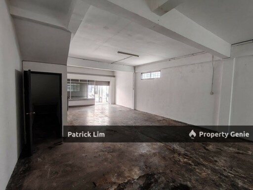 Melaka Baru Batu Berendam [Ground Floor] Shop Lot For Rent