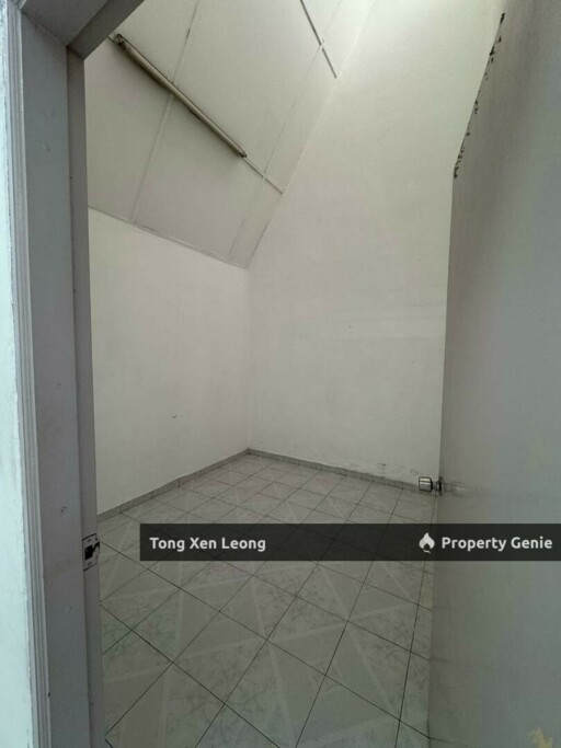 Melaka Home With 3 Rooms, Convenient Access To Amenities