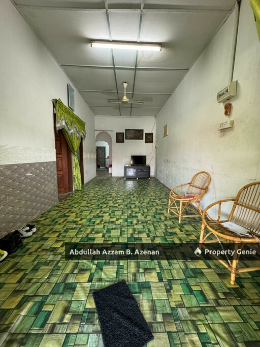 BERHAMPIRAN SEKOLAH TAMAN RIA JAYA