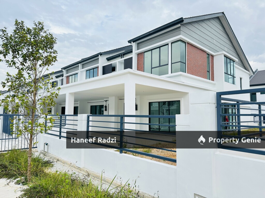 Superlink Teres 2 Tingkat - Bukit Banyan - Amaryn 3 - Intermediate Corner Lot