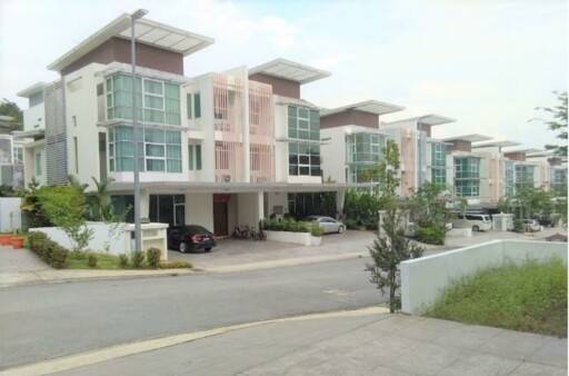 Jacaranda Garden Residence