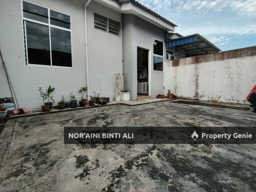 RUMAH TERES SETINGKAT DI KG PADANG PERMAI KUANTAN