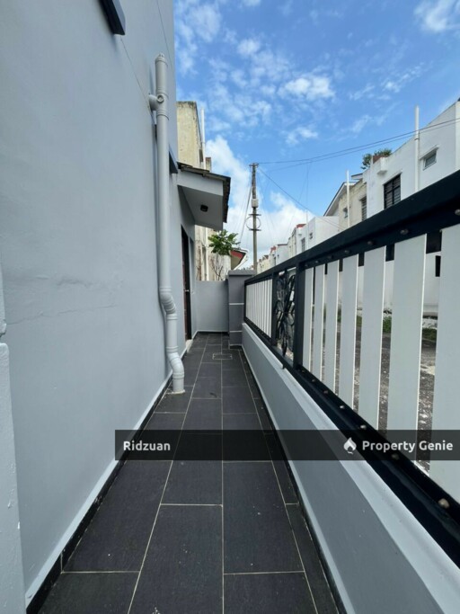 Taman Pulai Indah, Double Storey Corner Lot