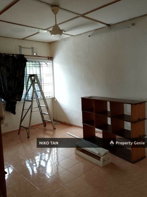 Jalan Ungu Double Storey Corner Lot at Taman Pelangi For Rent