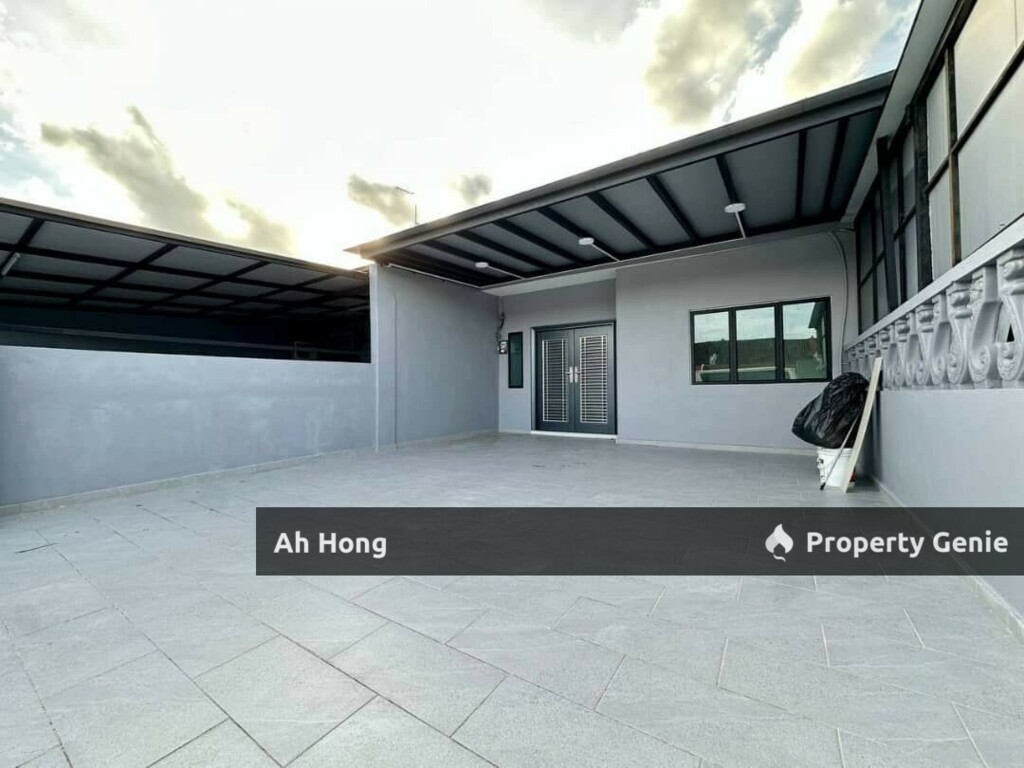 Taman University / Single Storey / Renovated / Freehold / Nearby UTM