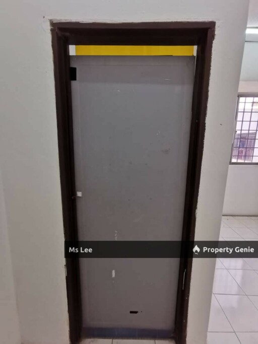 3rd Floor Shop Apartment @ Taman Sri Kuching, KL-Ready 30/9